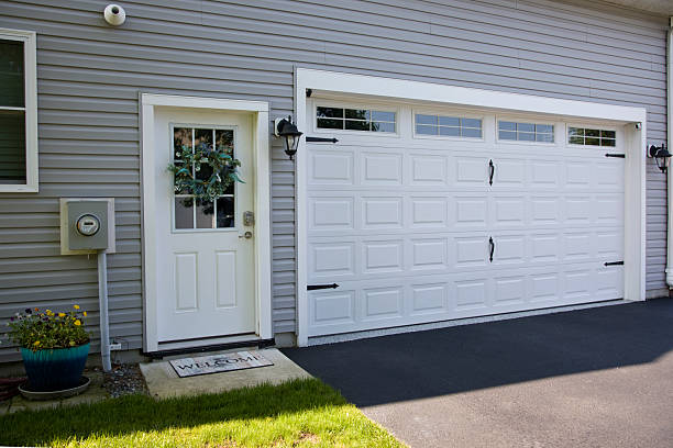 24/7 Emergency Garage Door Panel Replacement experts in Bluefield, WV